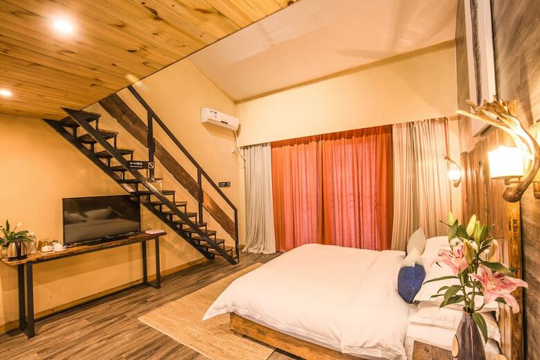 Floral Hotel Qiannan Mulanfang