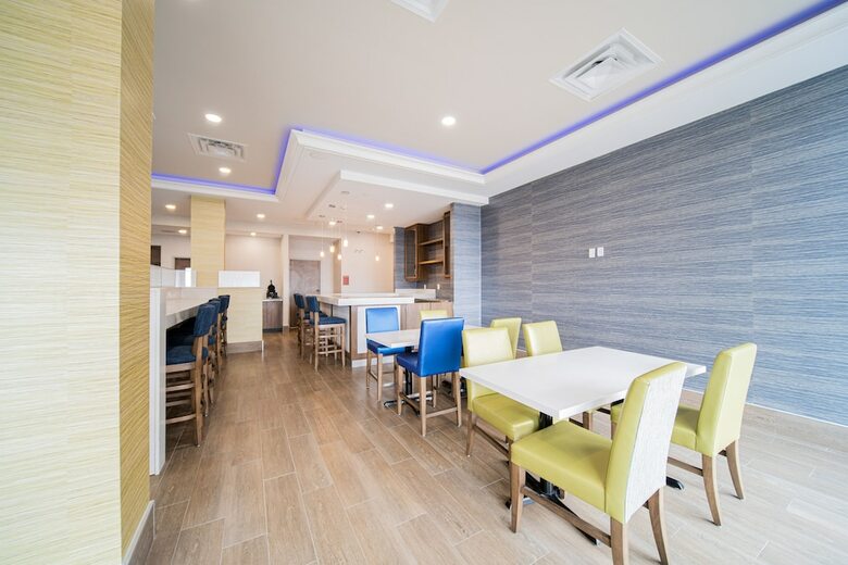 Hotel Towneplace Suites By Marriott Brantford And Conference Centre