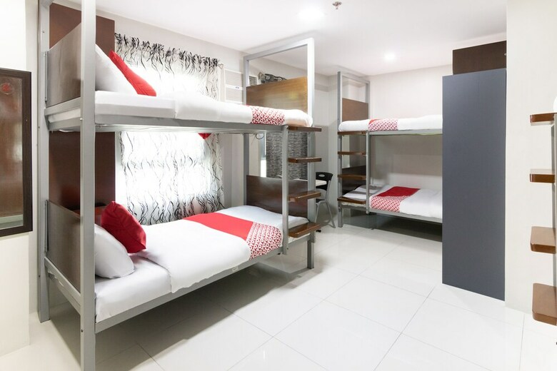 Hotel Oyo 152 Sangco Condotel