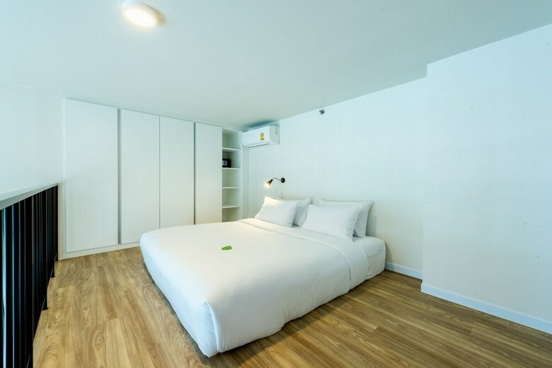 Q-box Hotel Bangkok Blossom