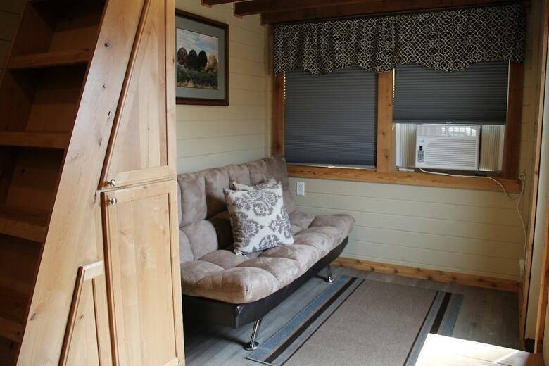 Cabana The Silver Spur Resort