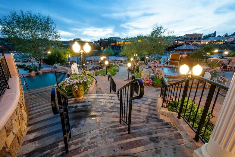 Hotel The Springs Resort & Spa