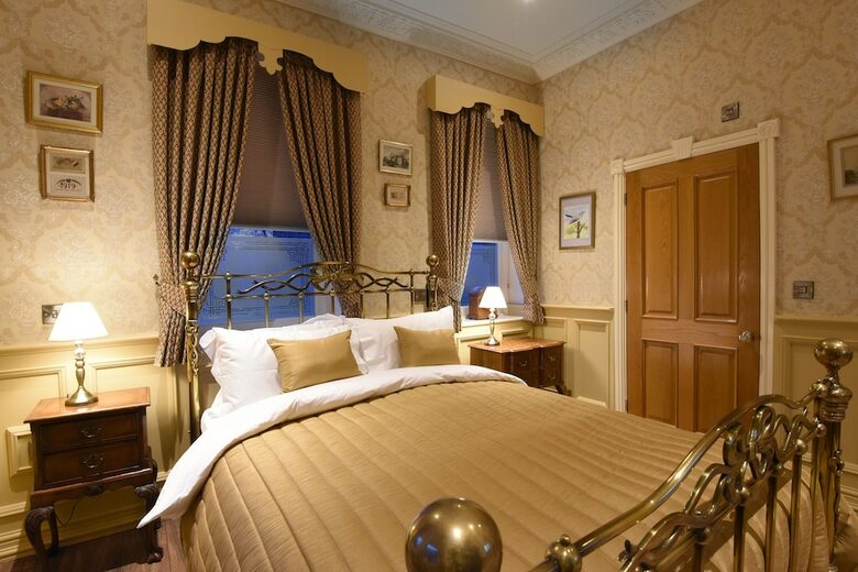 Hotel The Aston Tavern