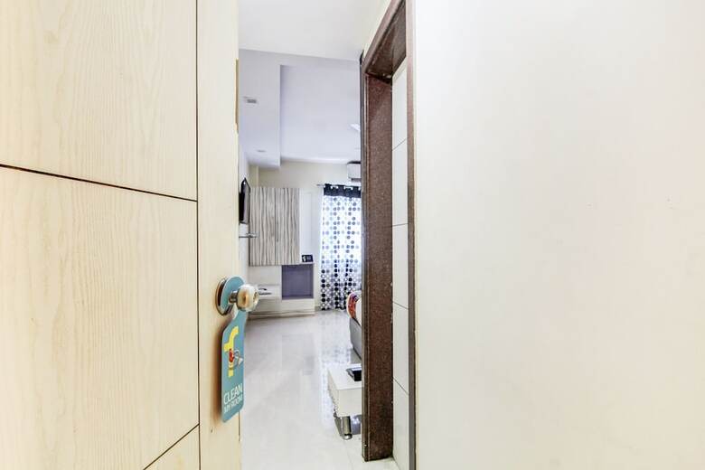 Fabhotel Sri Mayuri