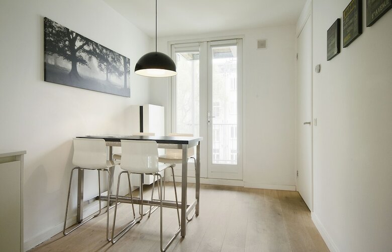 Ruby Van Gogh Apartments