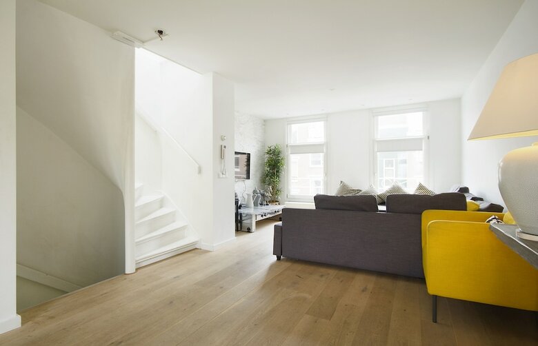Ruby Van Gogh Apartments