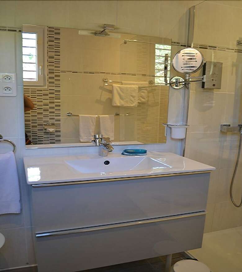 Hotel Les Flots Bleus