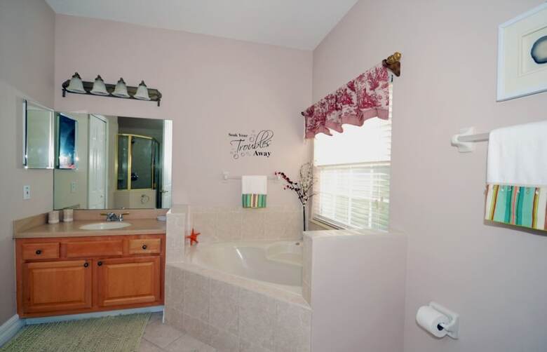 Formosa Gardens 220794