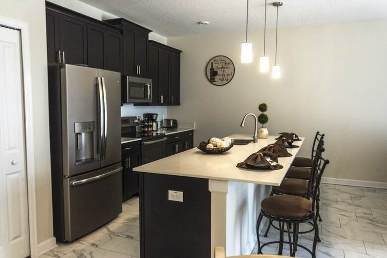 4br Townhome In Storey Lake By Shv-4971