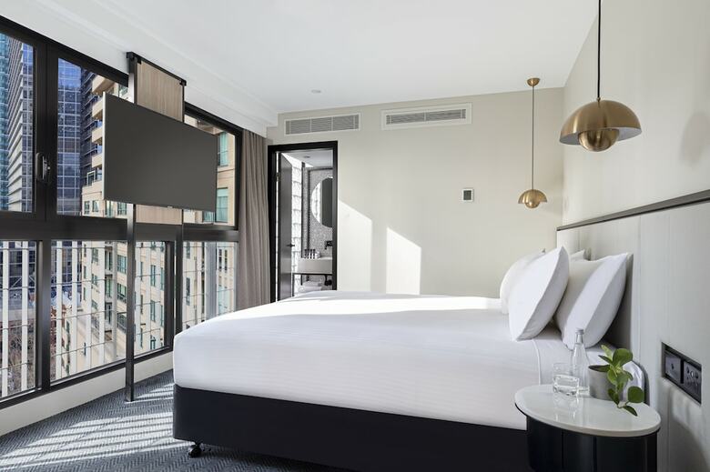 Brady Hotels Jones Lane
