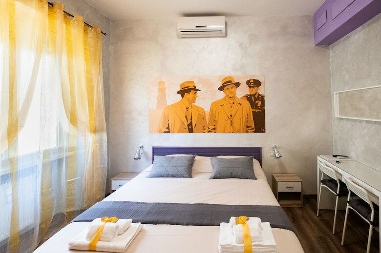 Hotel Cineroma Guesthouse