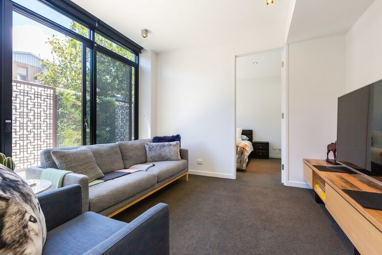 Rosa, 2bdr Richmond Apartment