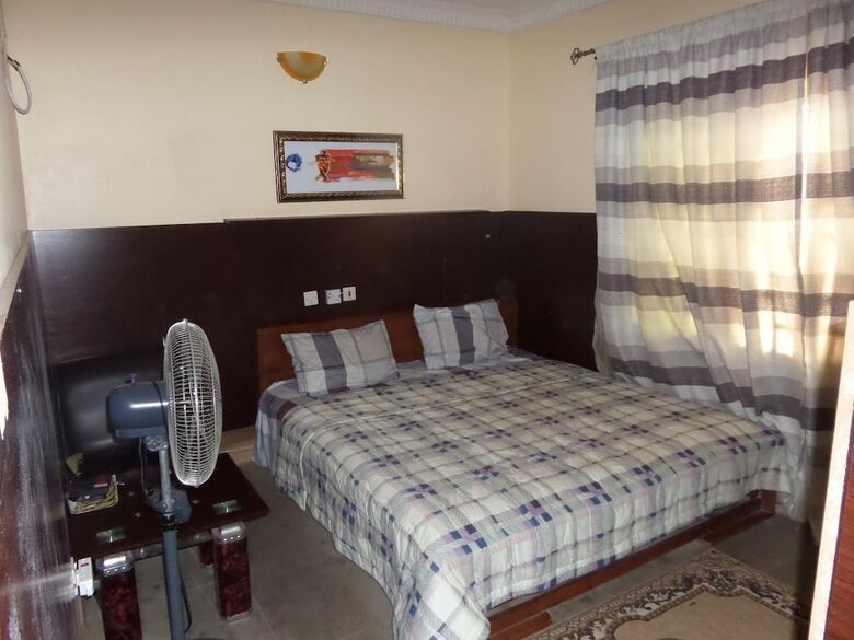 Hotel West Gate Gold Suites And Resorts
