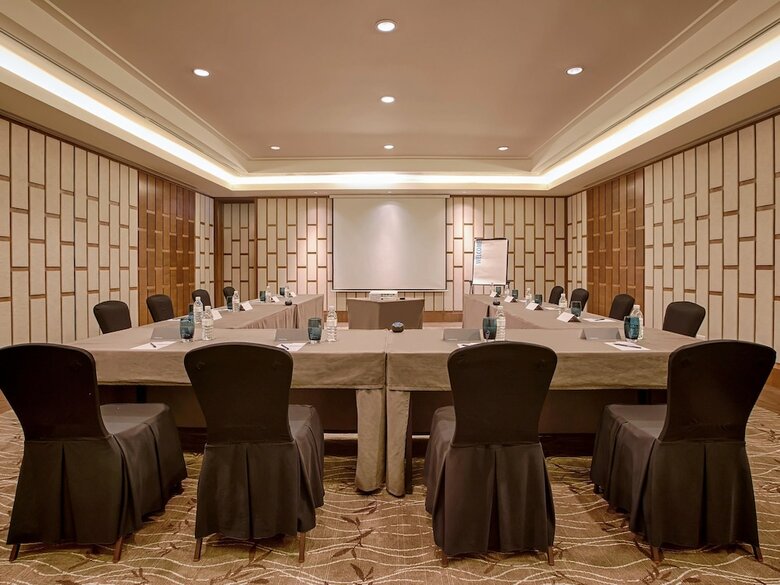 Hotel Pullman Danang Beach Resort