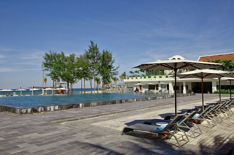 Hotel Pullman Danang Beach Resort