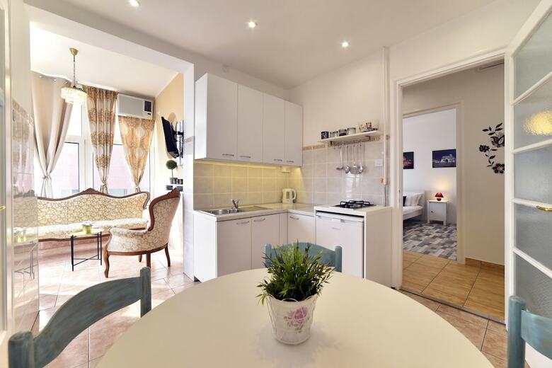 Sunny Apartment