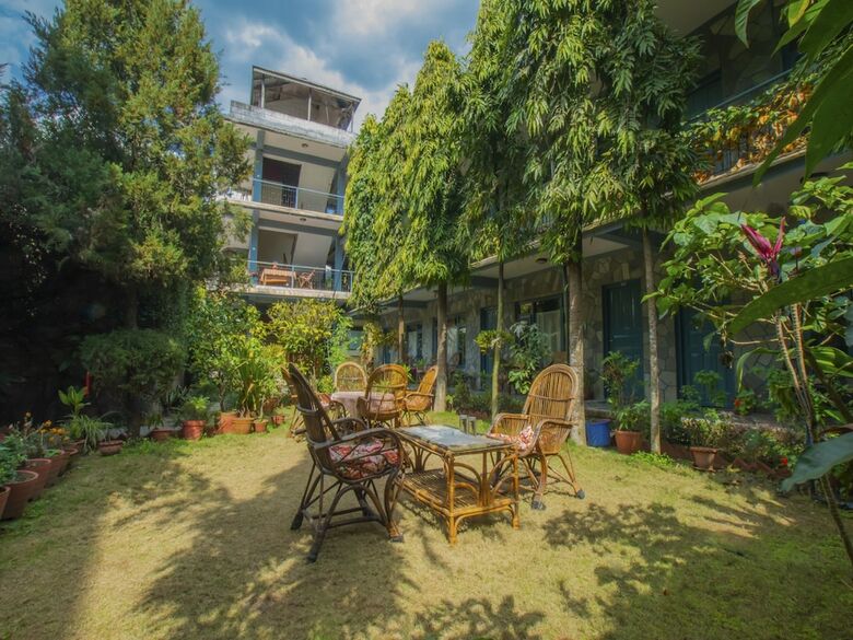 Oyo 301 Hotel Monal