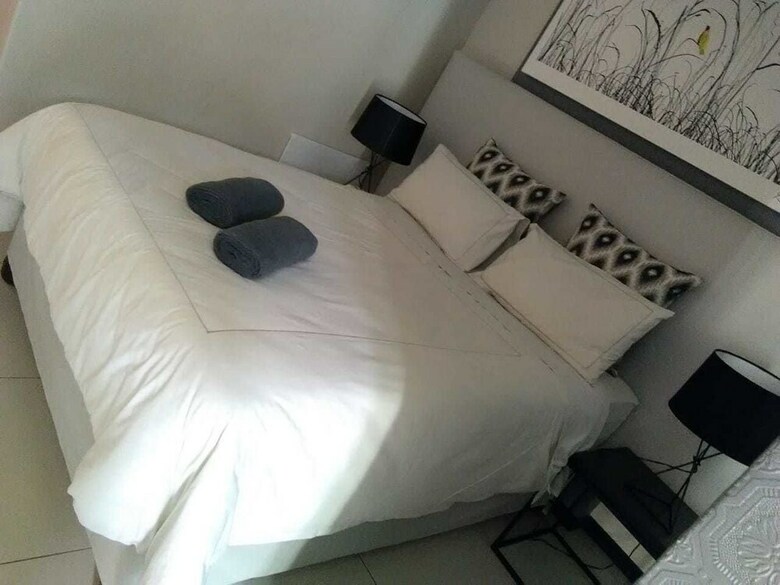 Apartment In Rosebank Johannesburg