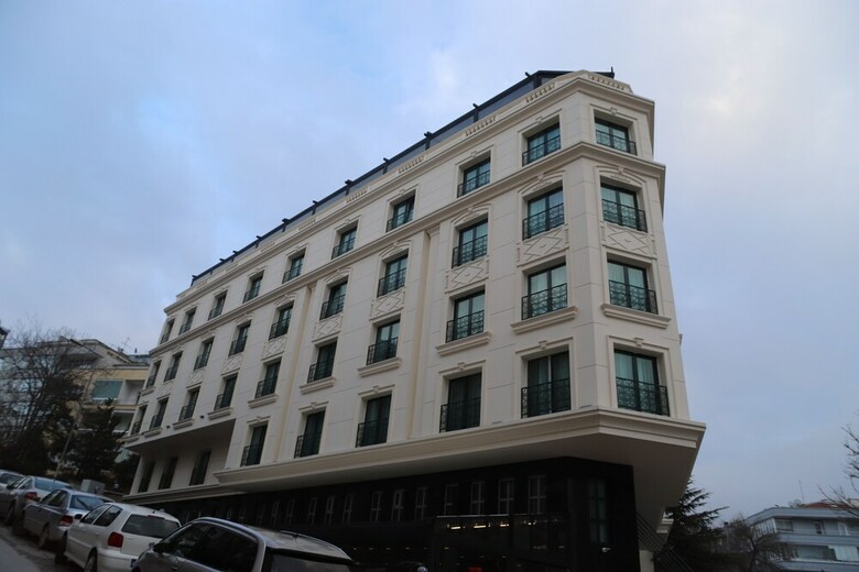 Q Hotel