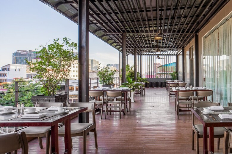 Altos Hotel