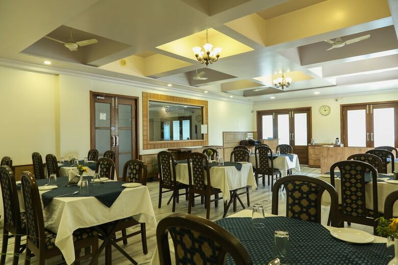 Hotel Jk Rooms 117 The Majestic Manor