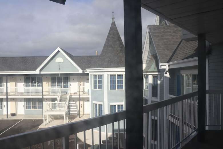Motel Falls Lodge And Suites