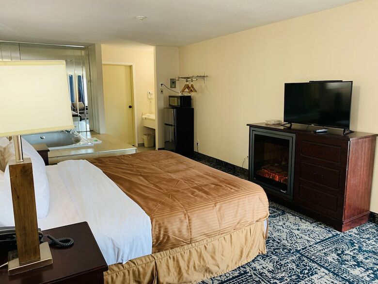 Motel Falls Lodge And Suites