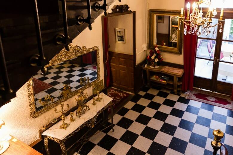 Hotel Le Mont Royal