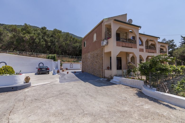 Loukia Luxury Apartments