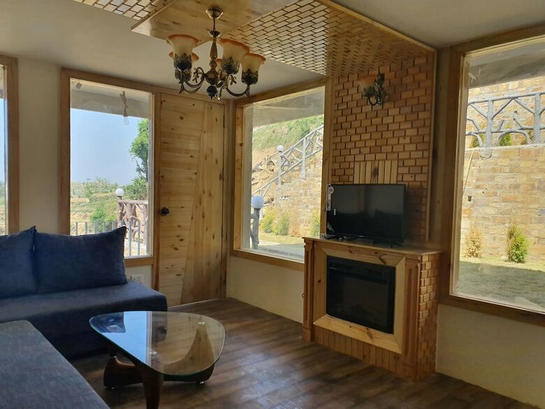 Hotel Mapple The Alpine Chalet Resort