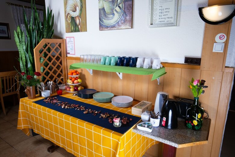Elim Hotel
