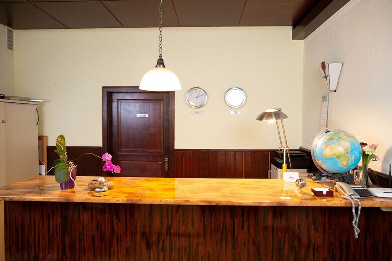 Elim Hotel