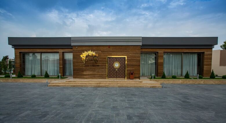 Shani Hotel & Villas