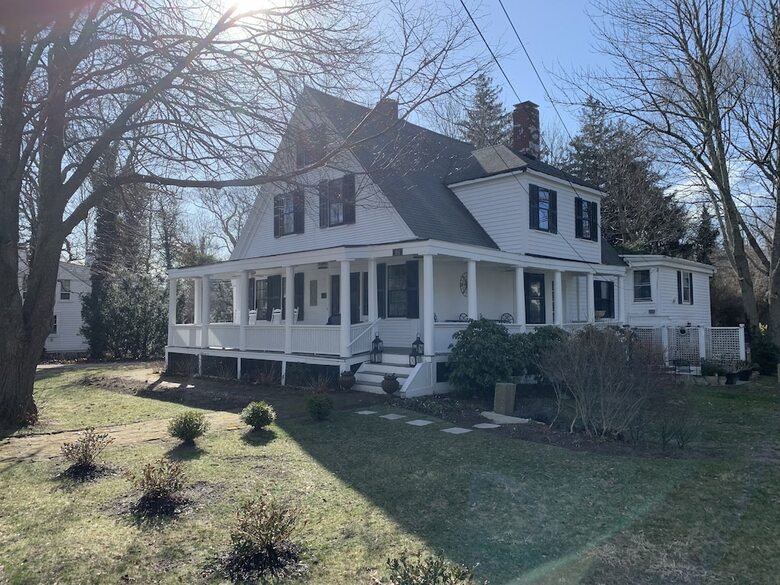 Bed & Breakfast Olde Captains Inn