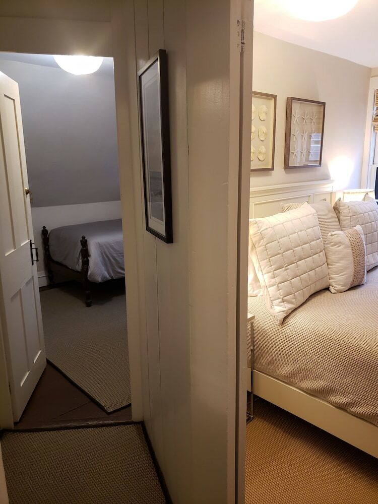 Bed & Breakfast Olde Captains Inn