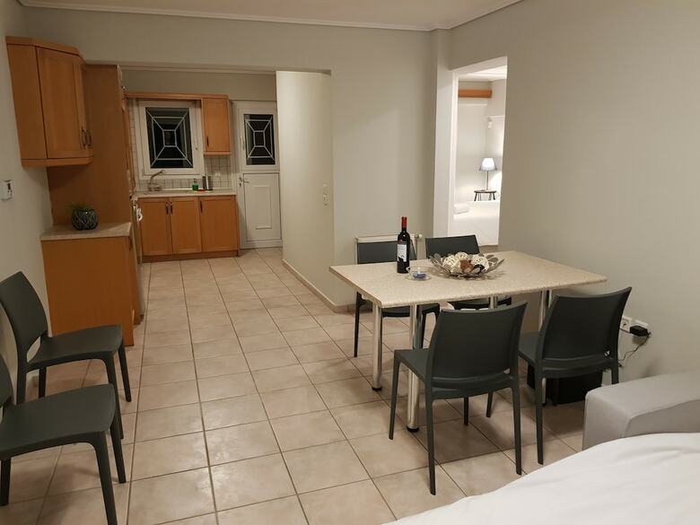 Cosy Apartment With Patio