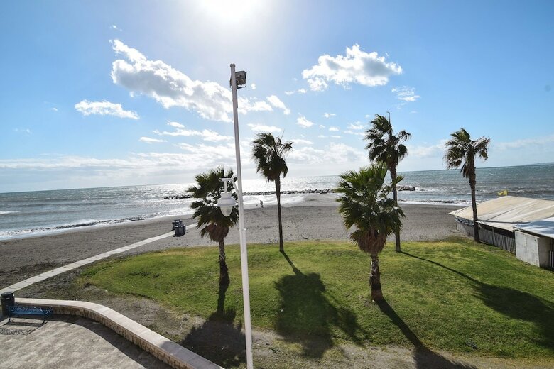 Apartamentos Letmalaga Cremades Seaside