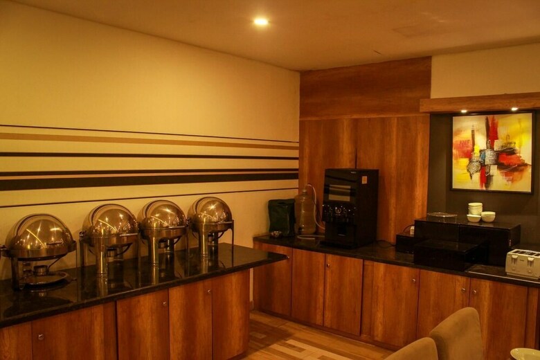 Rest Inn Skr A Petrichor Hotel