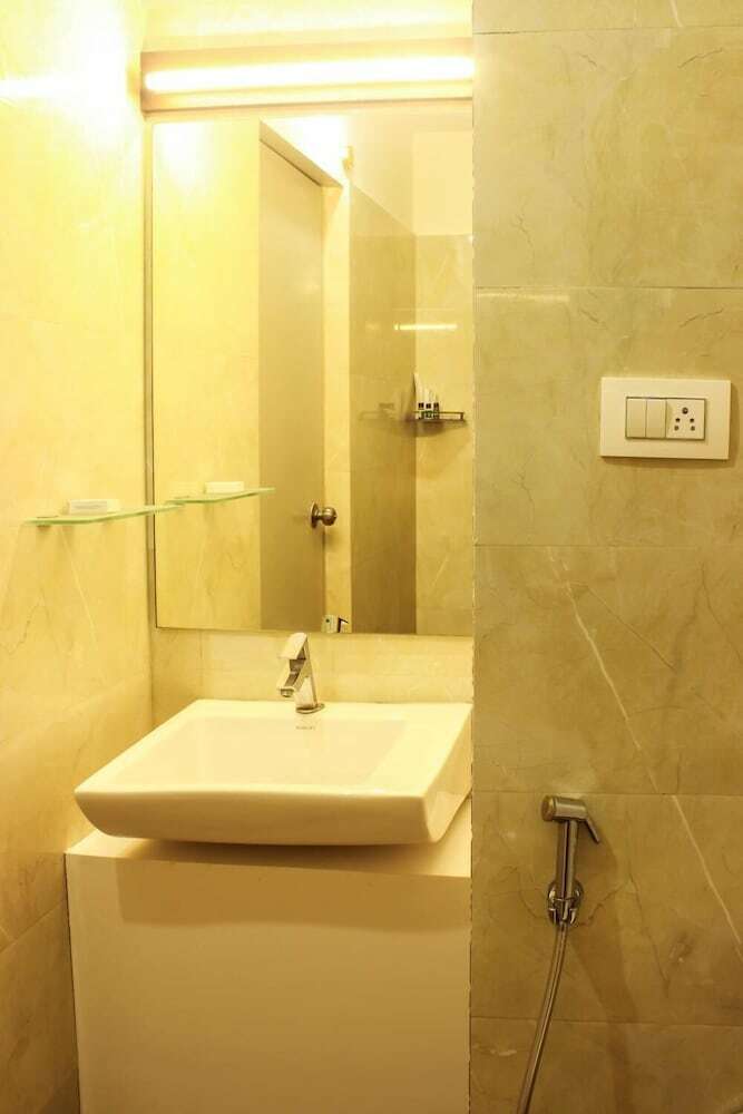 Rest Inn Skr A Petrichor Hotel
