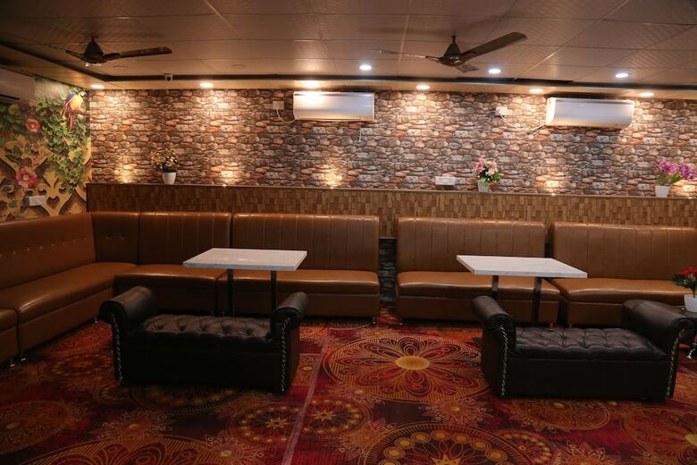 Mona Regency Hotel And Banquet