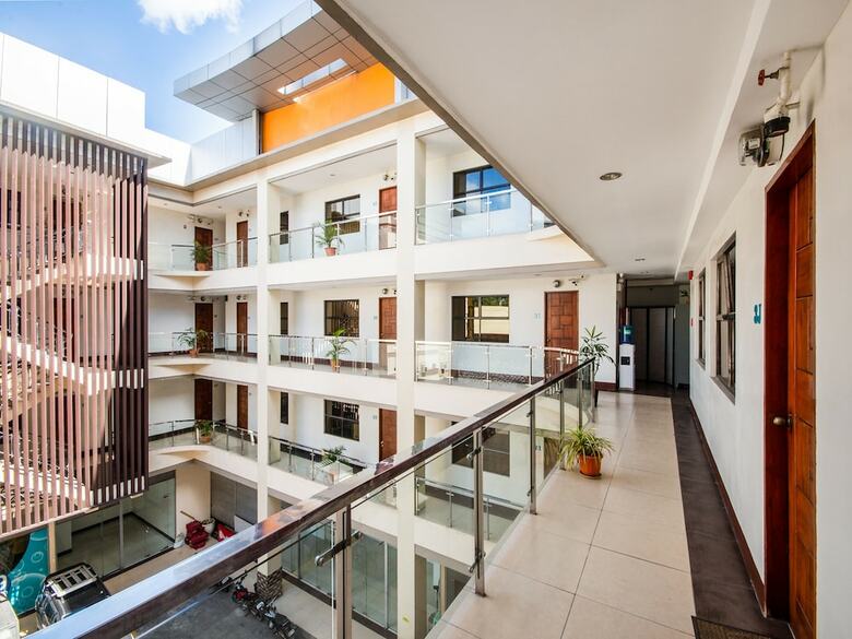 Hotel Oyo 443 Maria Cristina Arcade Suites