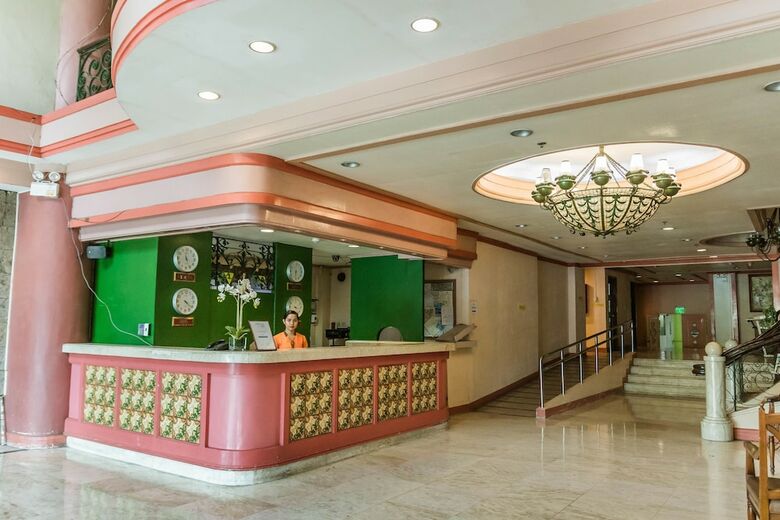 La Fiesta Hotel