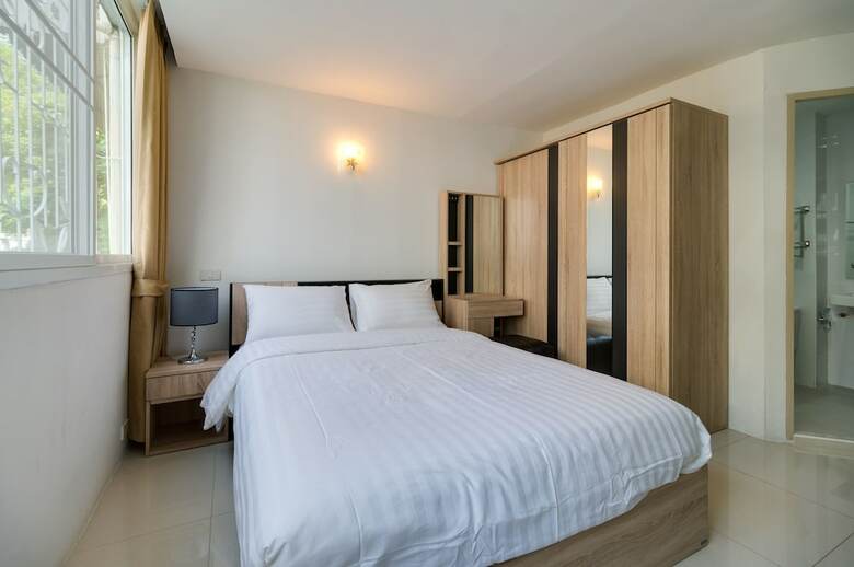 Hotel Le Vanvarothai Saladaeng Residence