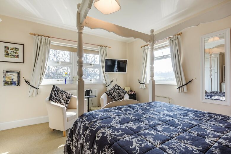 Avalon Lodge Bed And Breakfast