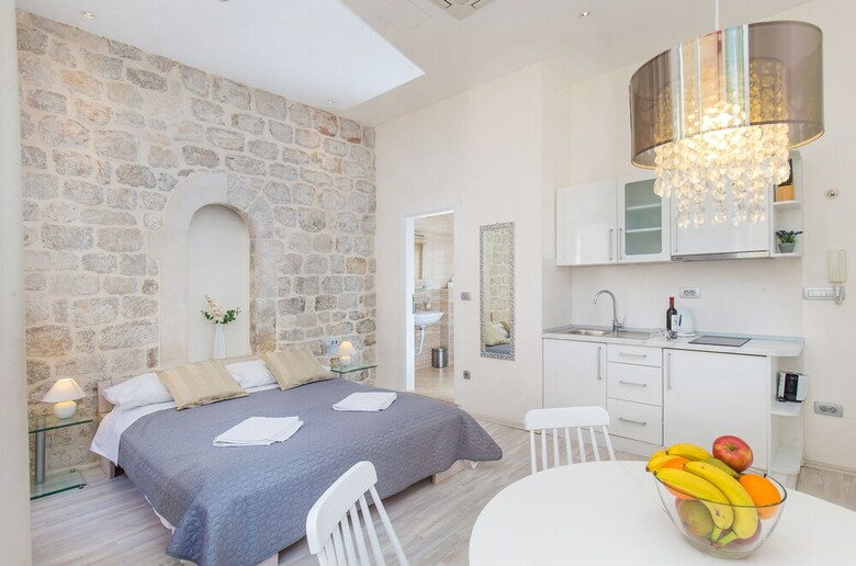 Apartments Lausion