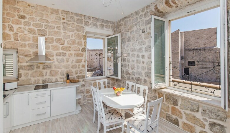 Apartments Lausion
