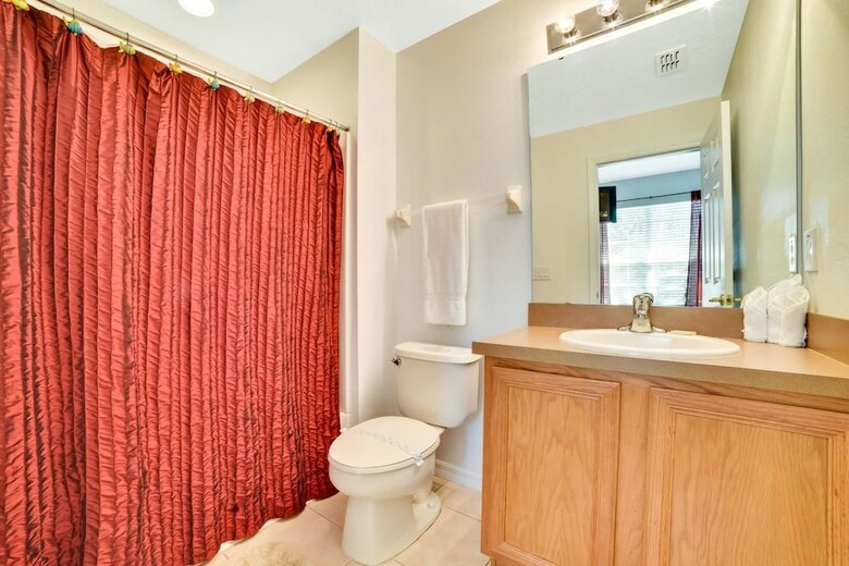 4 Br Pool Home With Spa In Aviana