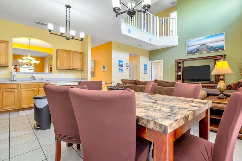 6 Br Pool Home With Spa And Game Room