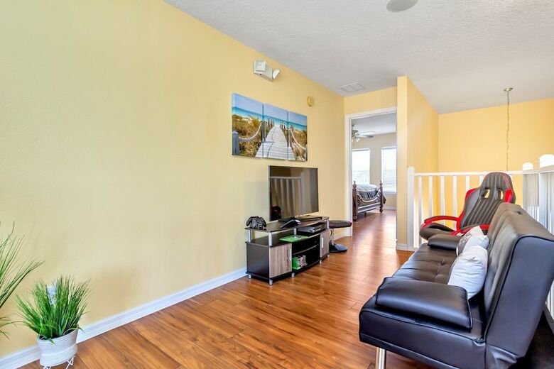 6 Br Pool Home With Spa And Game Room
