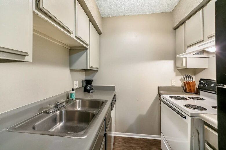 Apartamentos Lsu Suite + Pool
